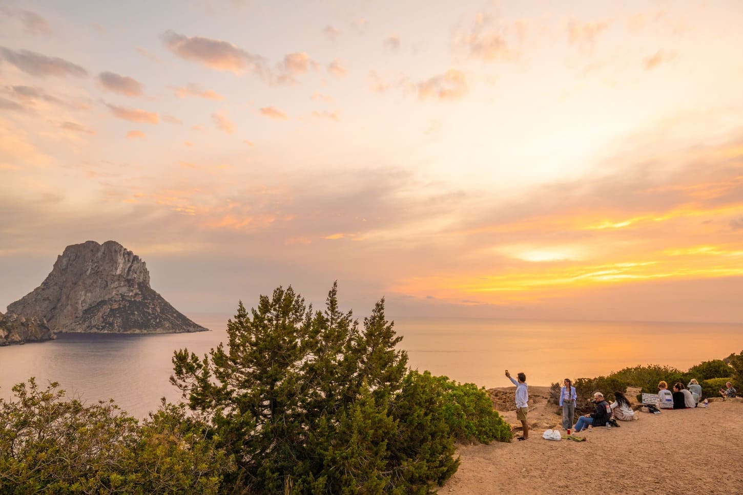 Atardecer en mejores calas de Ibiza