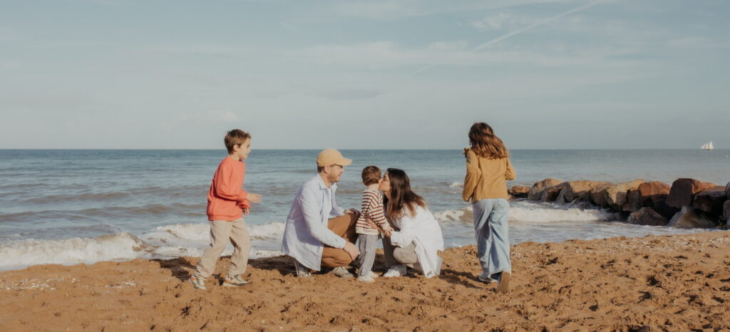 Familia disfrutando en Semana Santa