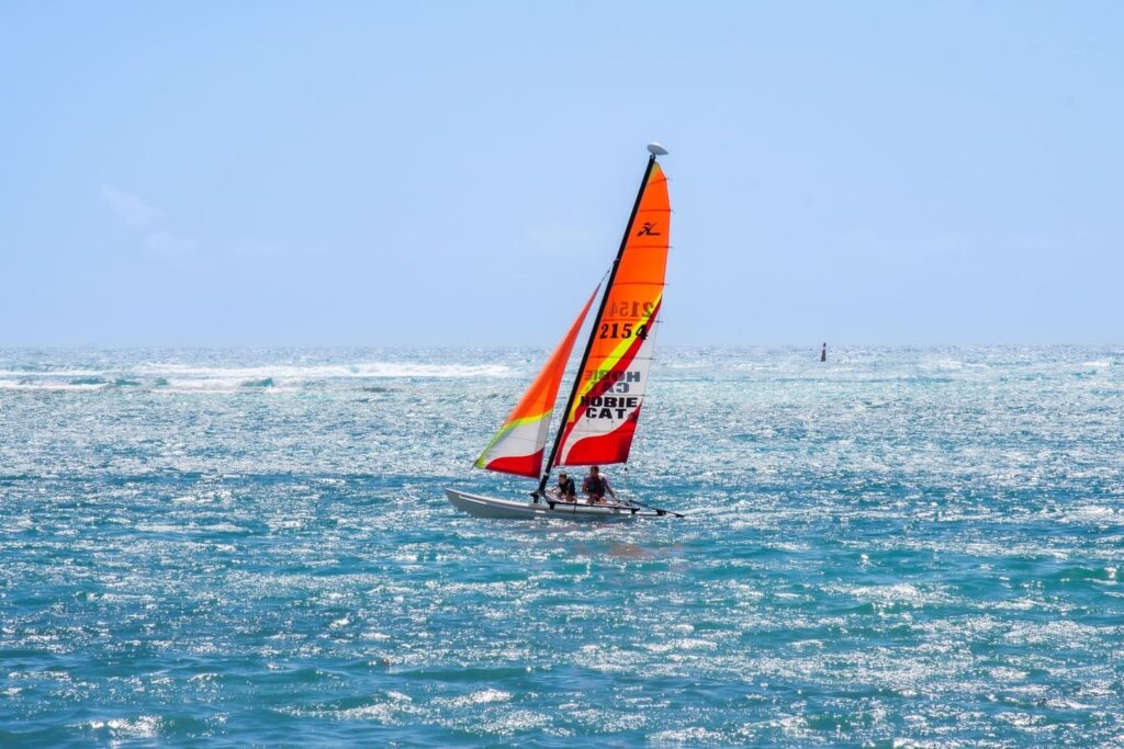 Práctica de windsurf en España