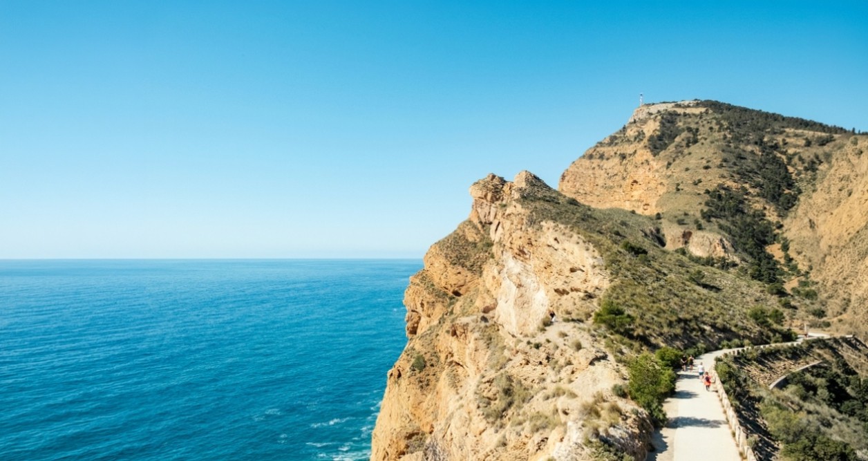 acantilado-mar-sierra-helada