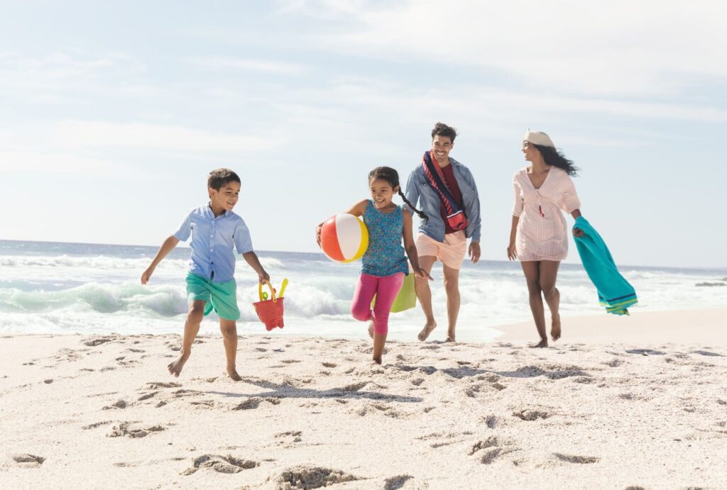 Familia disfrutando las últimas semanas de verano