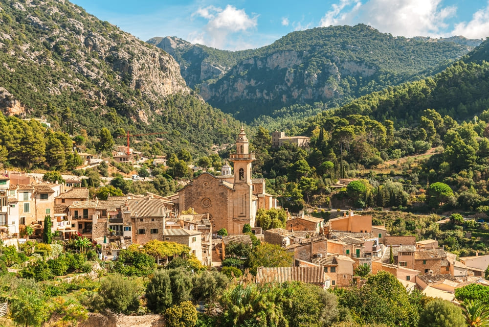 Mallorca, el antiguo pueblo de Valldemossa