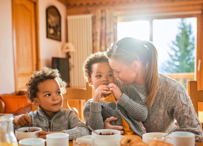familia desayuno dulces